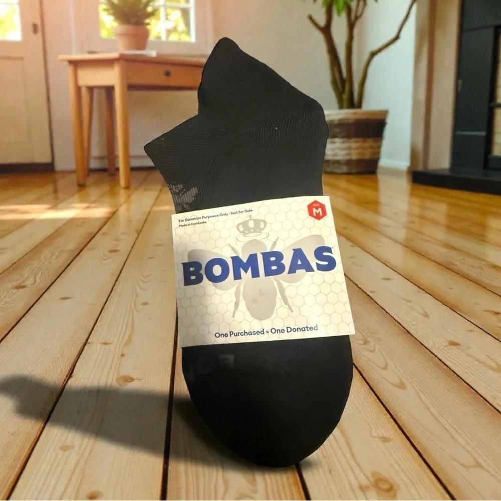 Bombas woman’s Classic Black Athletic Socks